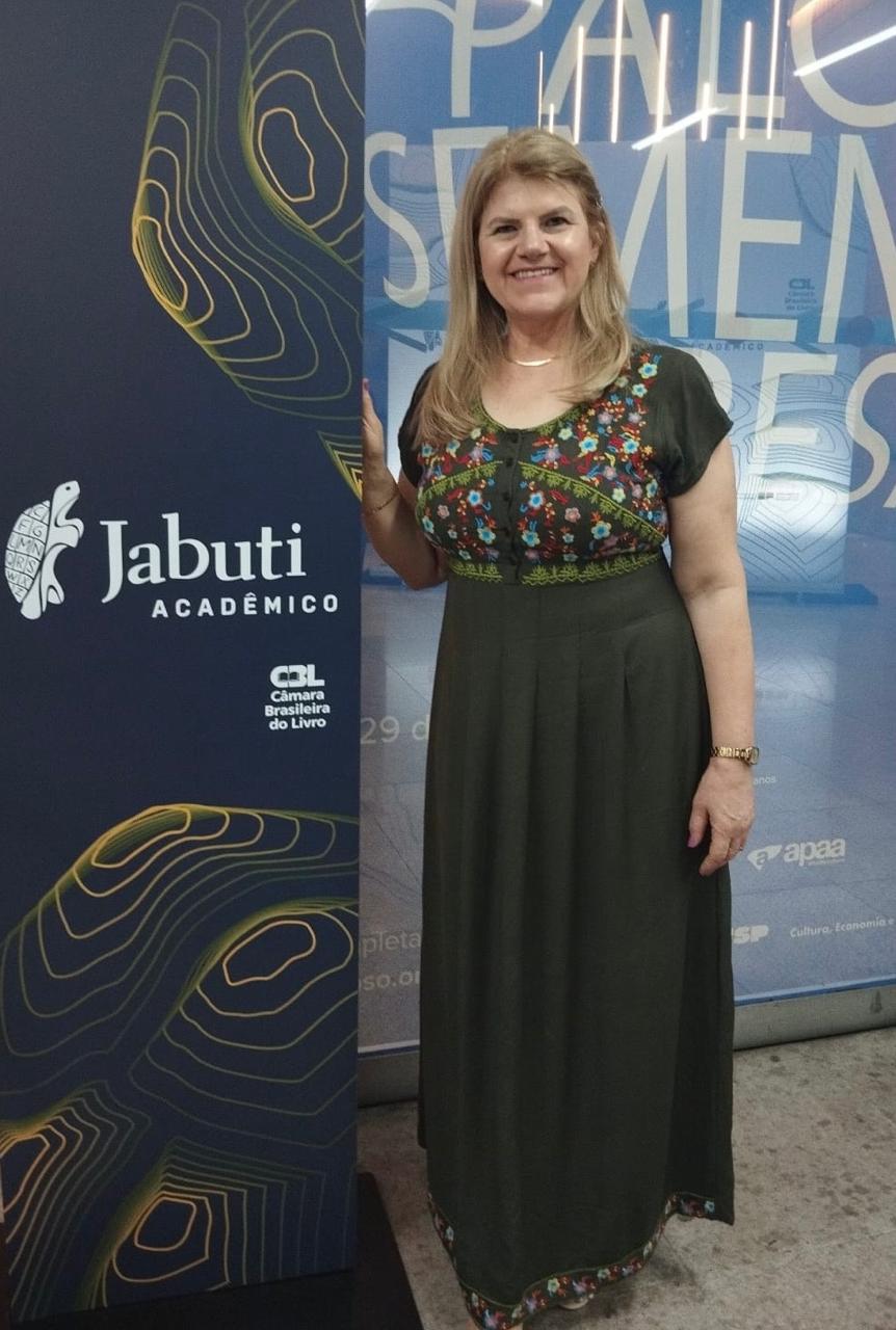 Neiva Furlin, autora de “Teologia Feminista: Insurgência e Subjetividades”, fala sobre a urgência deste tema